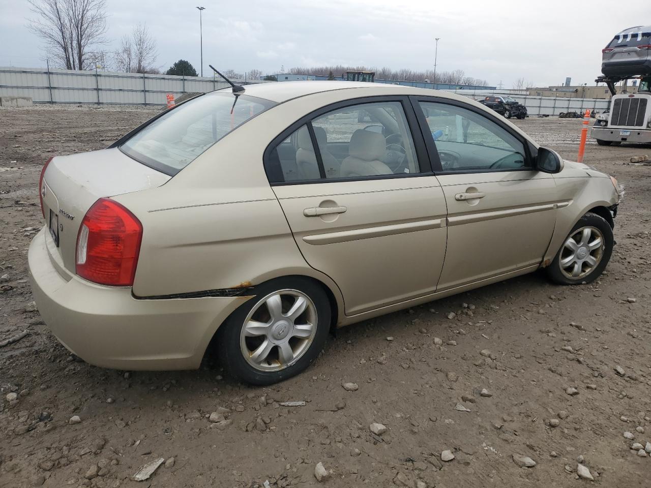 2006 Hyundai Accent - Image 3
