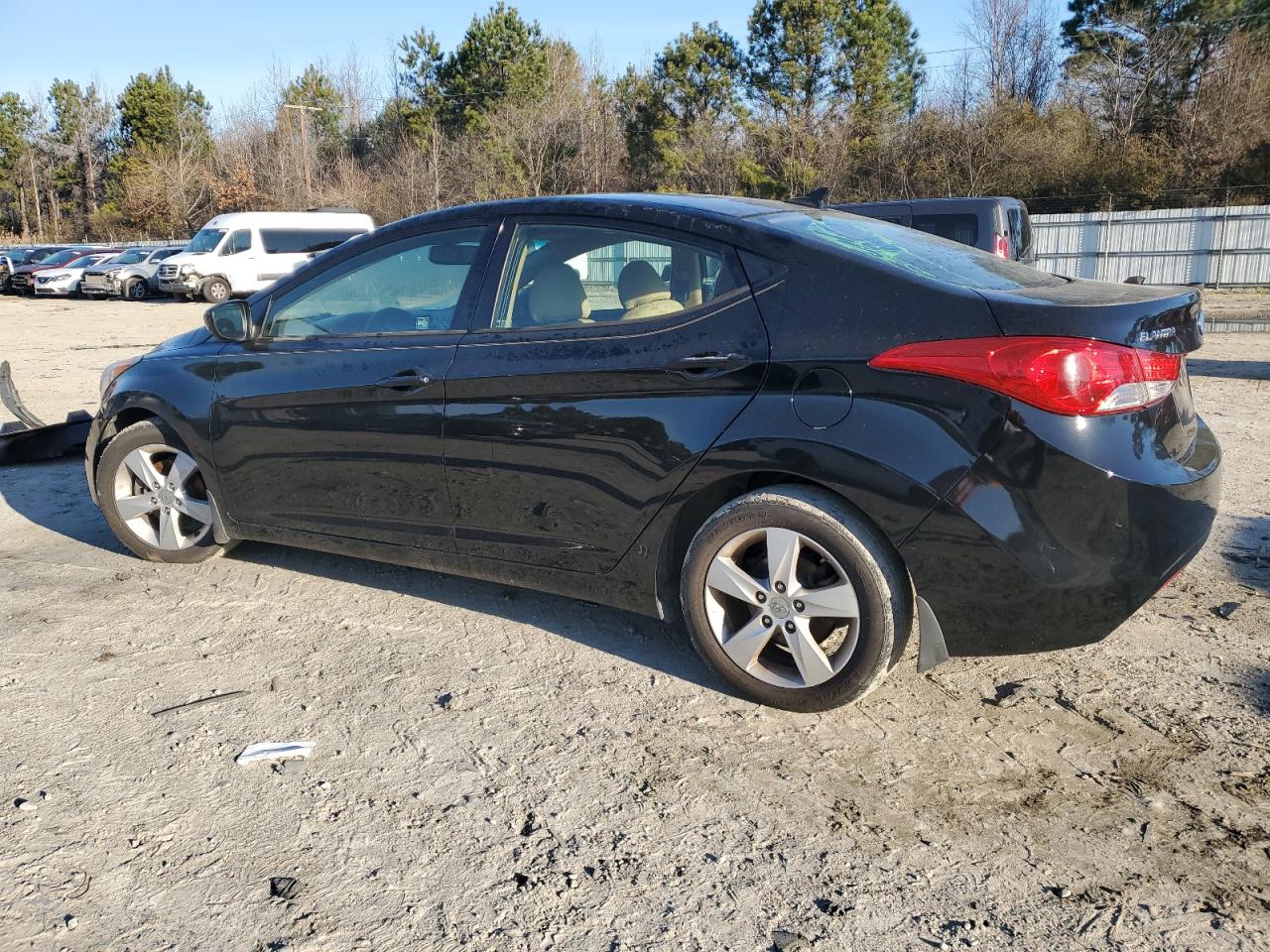 2013 Hyundai Elantra - Image 2