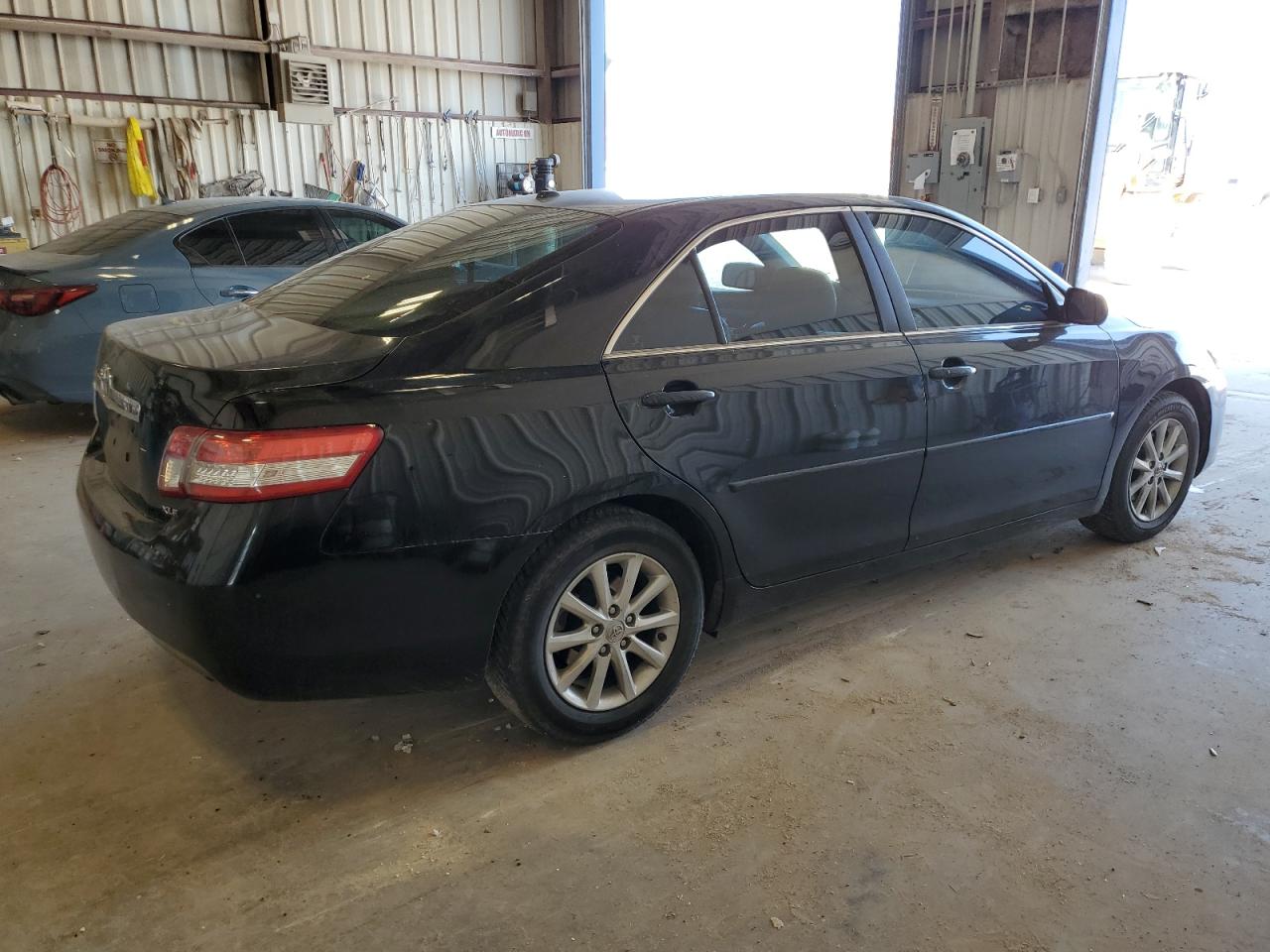 2011 Toyota Camry - Image 3