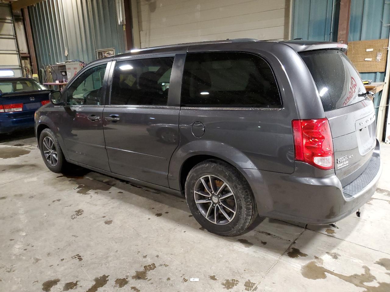 2017 Dodge Caravan - Image 2