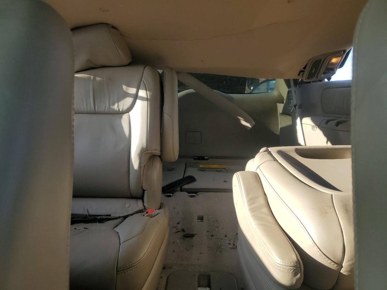 2008 Toyota Sienna - Image 10