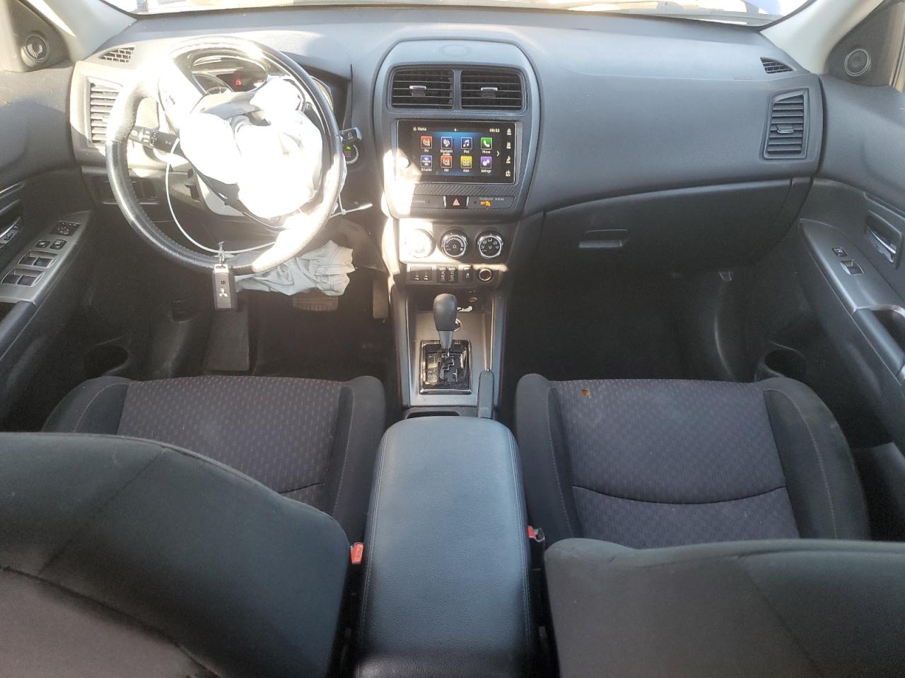 2019 Mitsubishi Outlander - Image 8