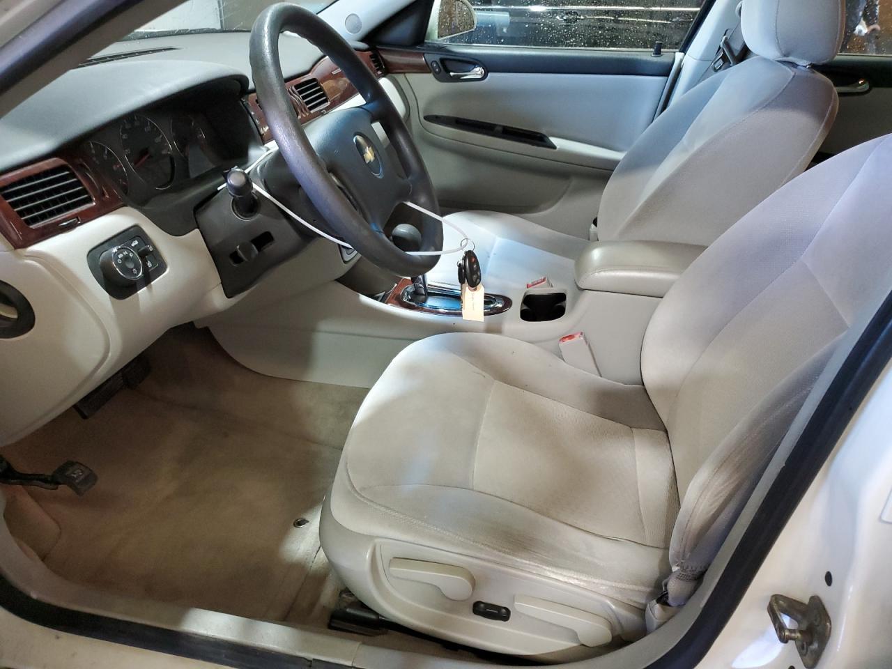 2009 Chevrolet Impala - Image 7