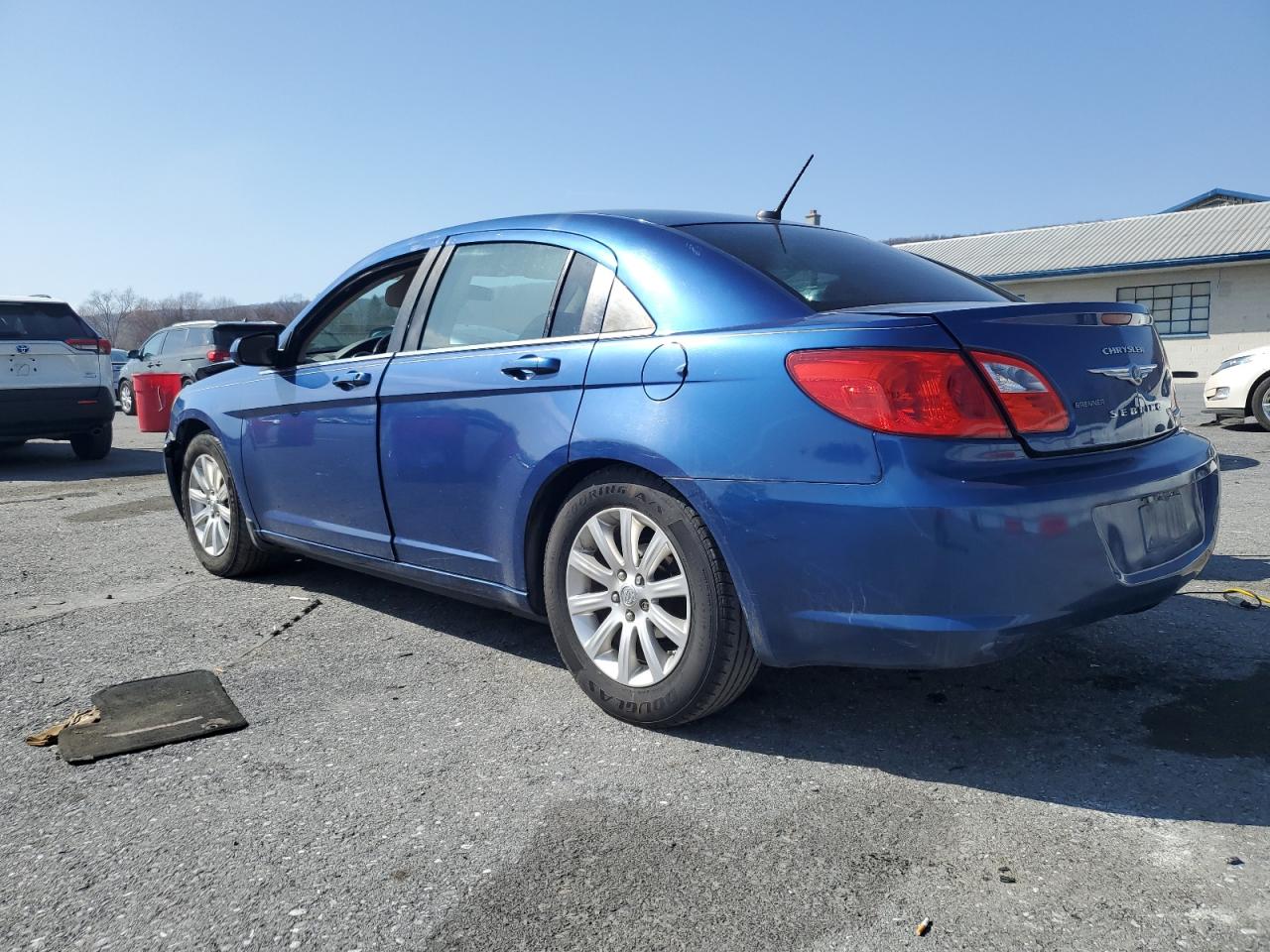 2010 Chrysler Sebring - Image 2