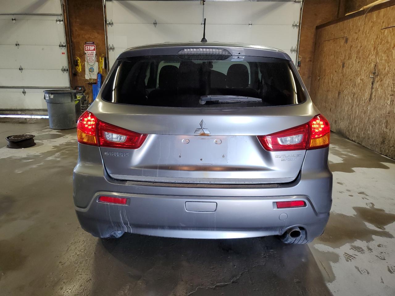 2011 Mitsubishi Outlander - Image 6