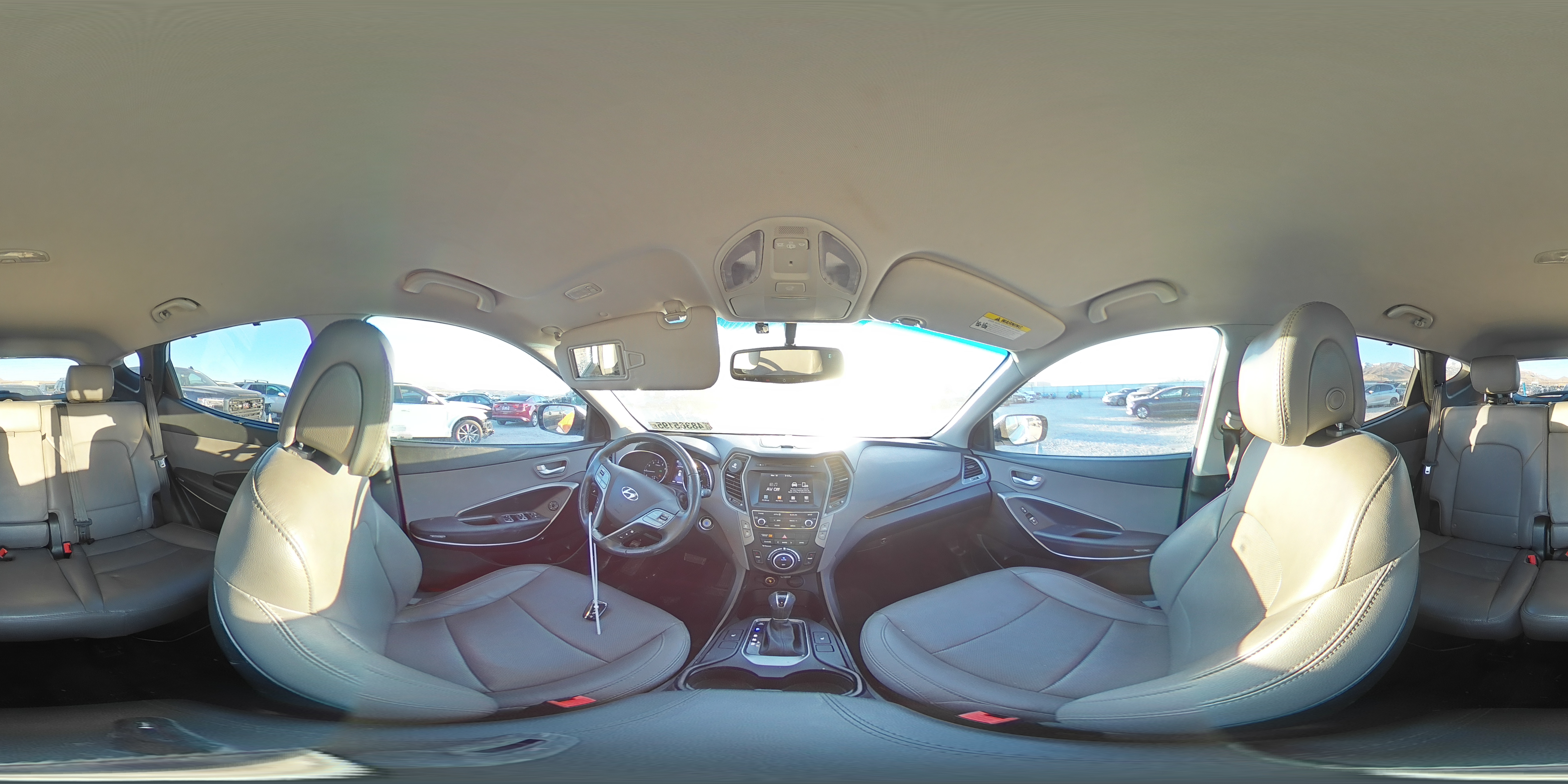2017 Hyundai Santa Fe - Image 13