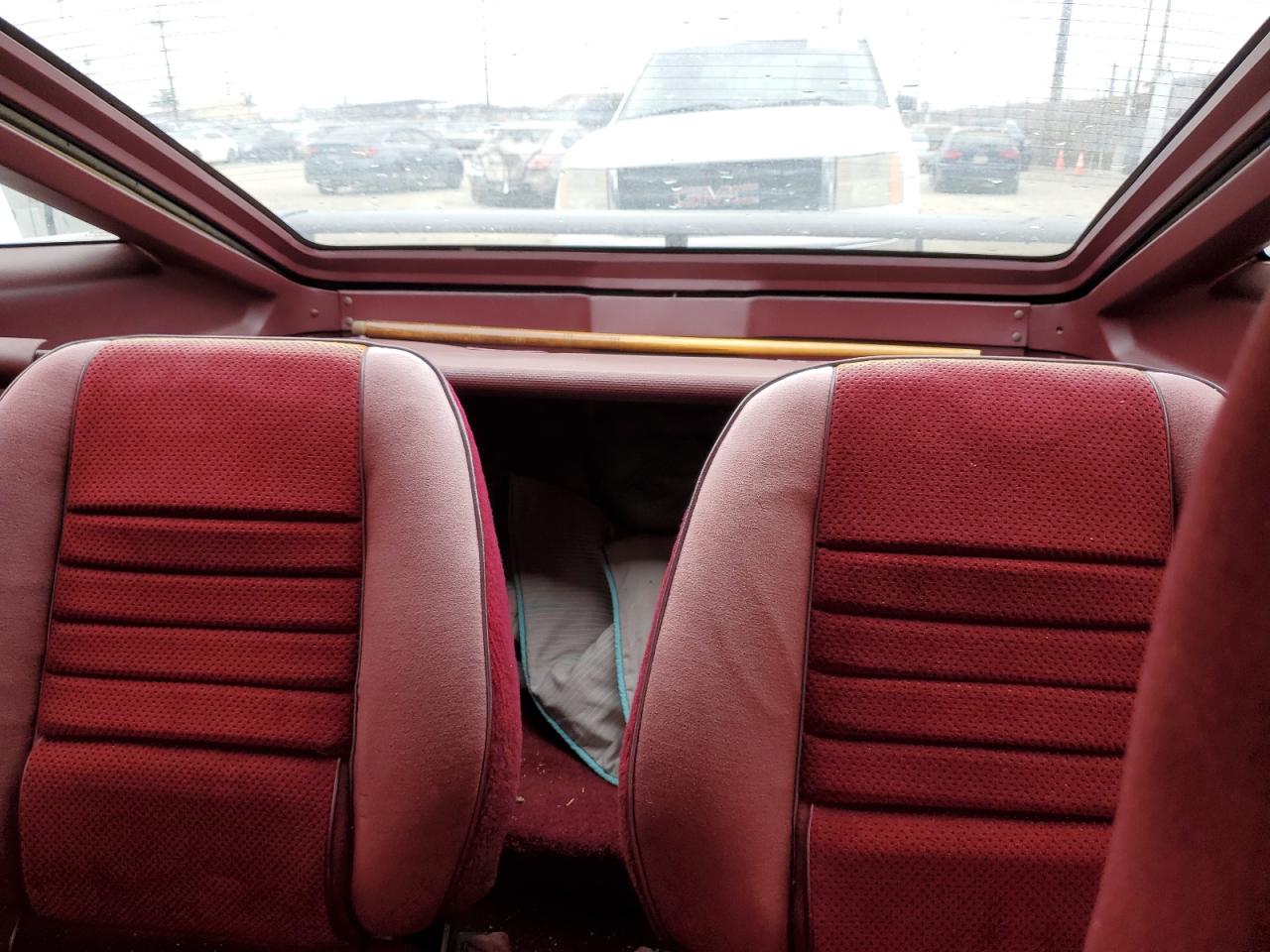 1988 Dodge Daytona - Image 10