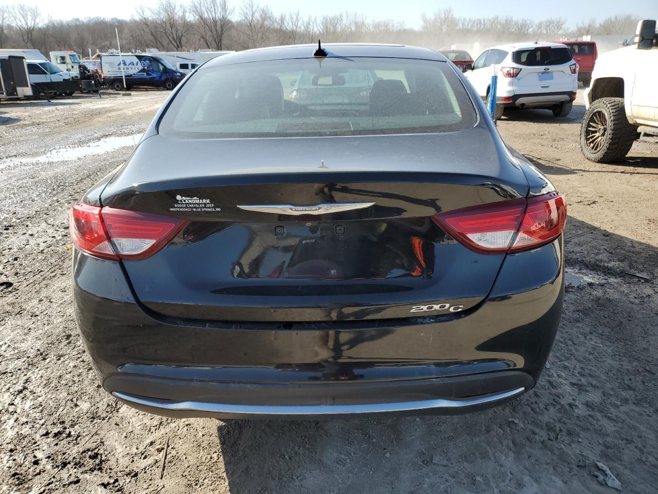 2015 Chrysler 200 - Image 6
