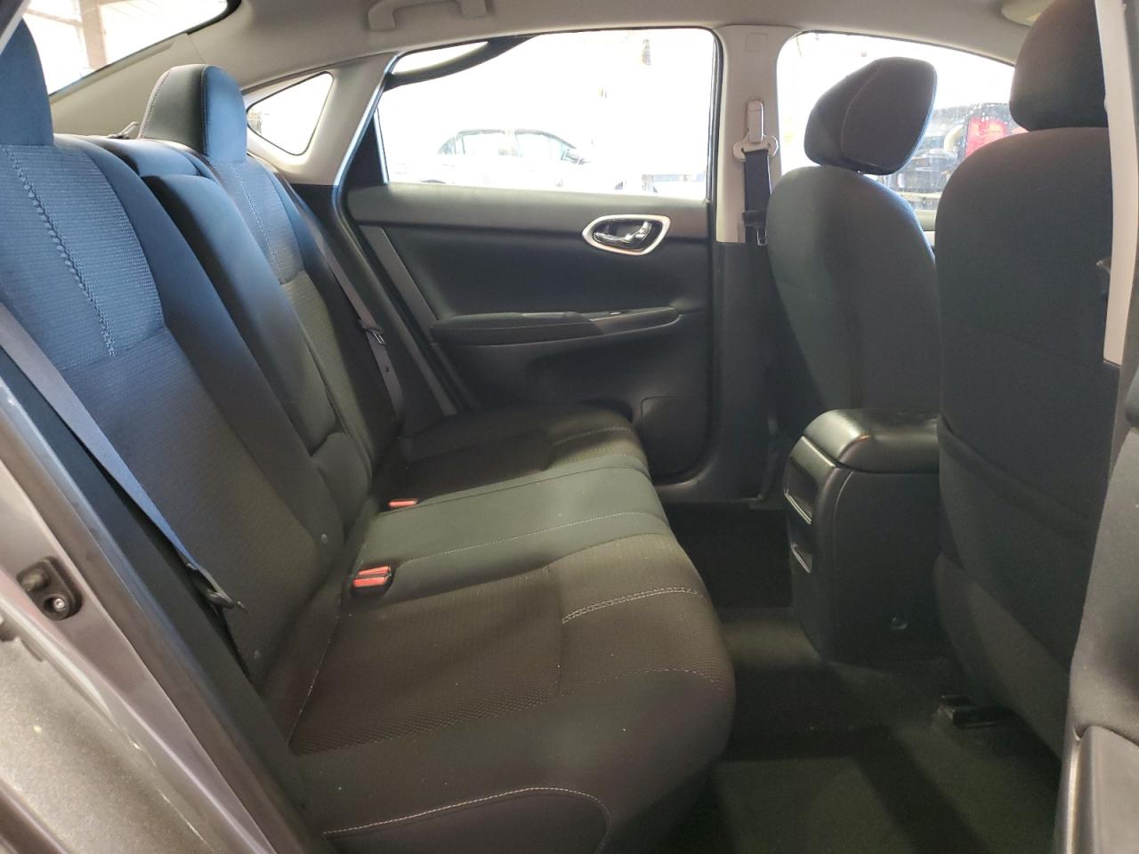 2015 Nissan Sentra - Image 10