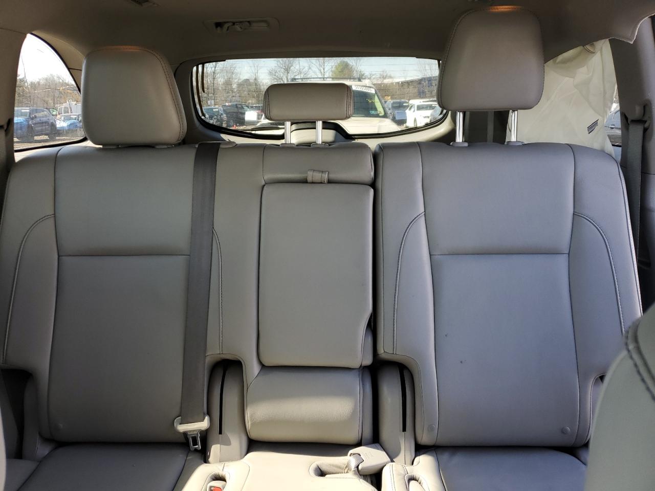 2016 Toyota Highlander Xle VIN: 5TDJKRFH1GS335646 Lot: 50180385