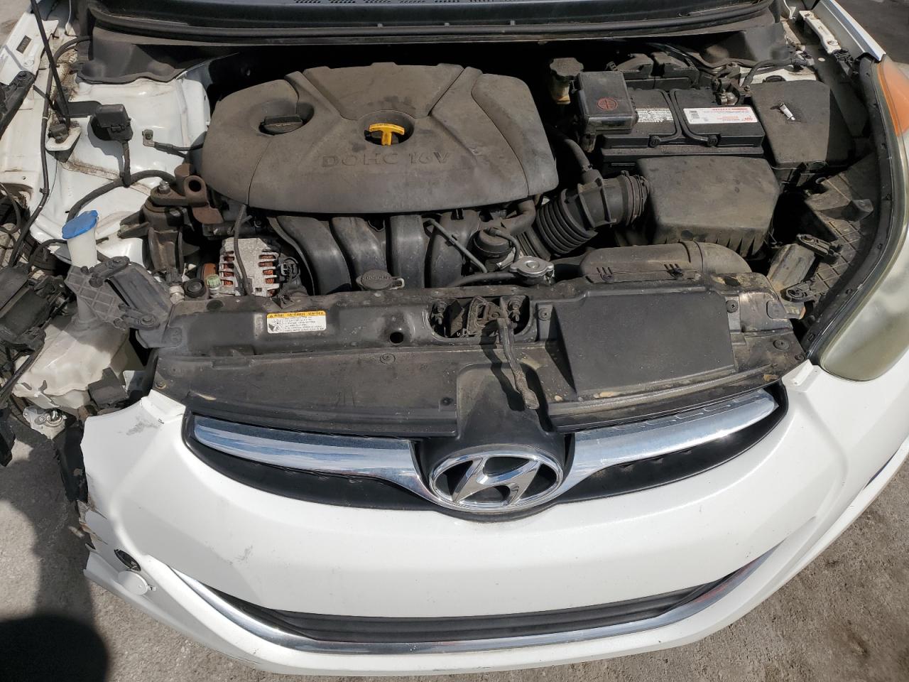 2011 Hyundai Elantra - Image 11