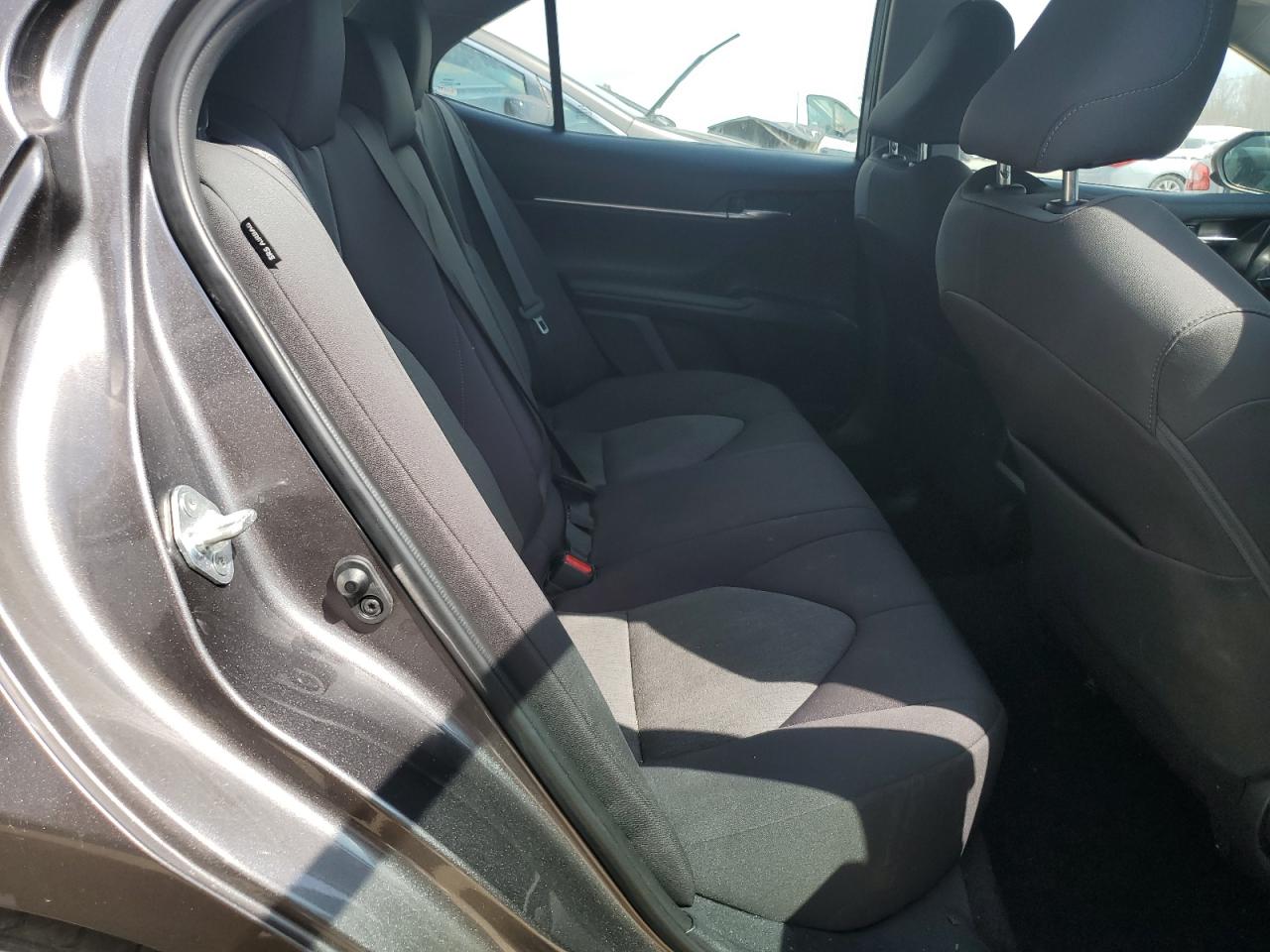 2022 Toyota Camry - Image 10