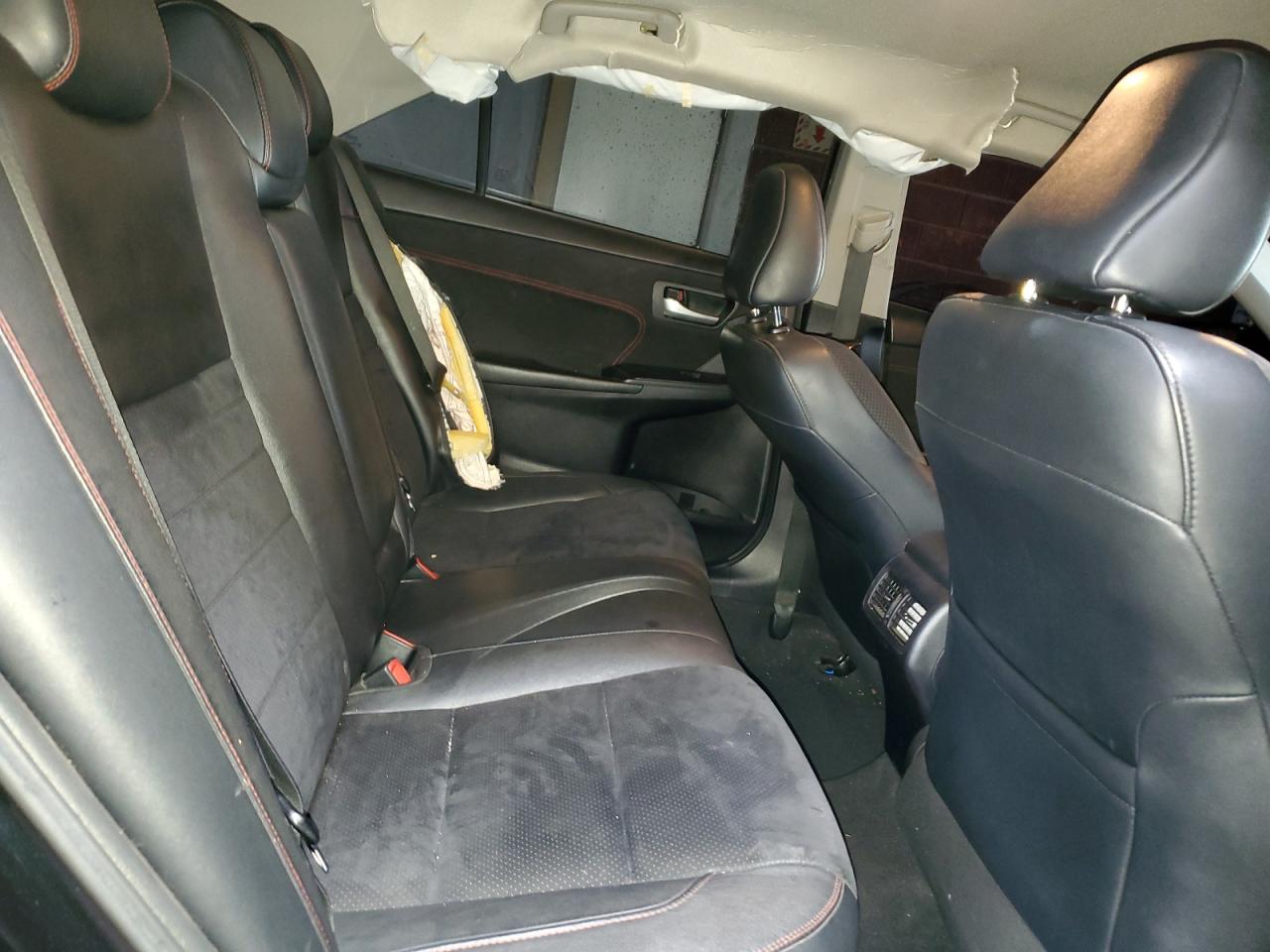 2015 Toyota Camry - Image 11