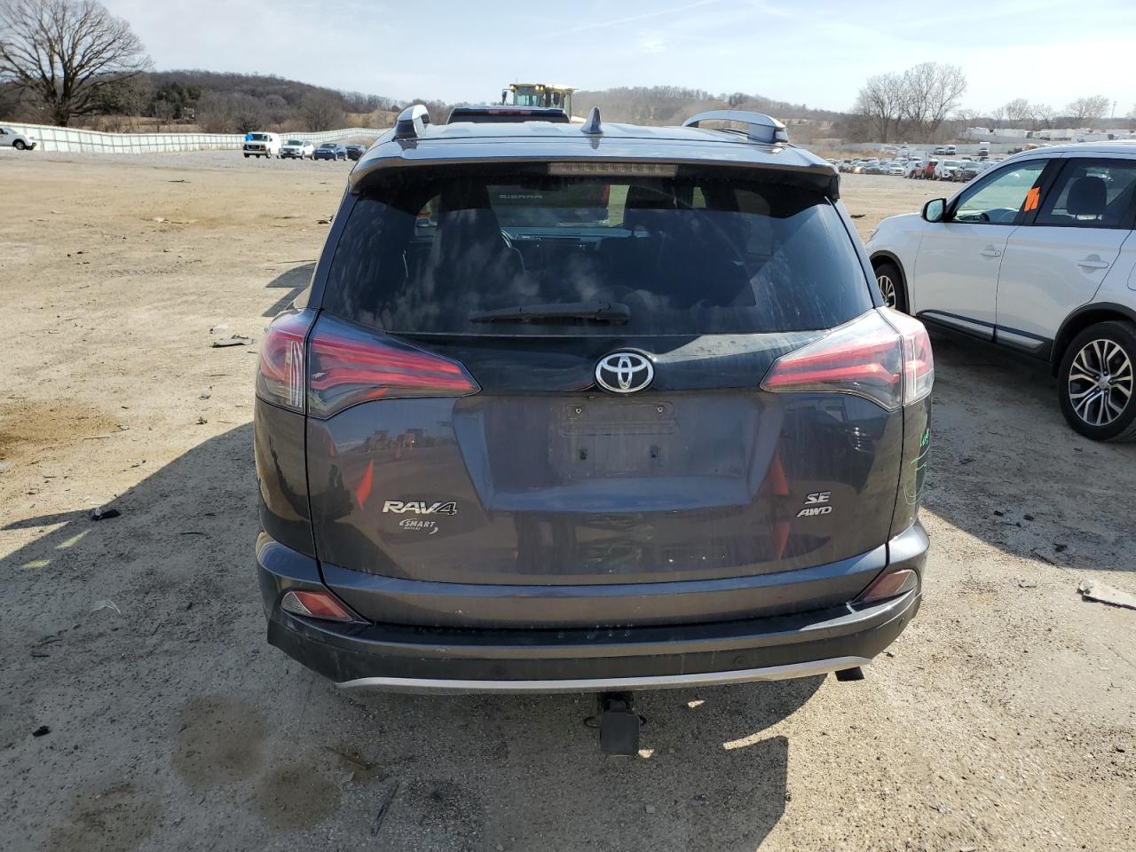 2016 Toyota RAV 4 - Image 6