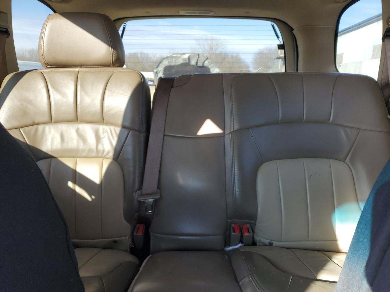 2004 GMC Envoy - Image 10