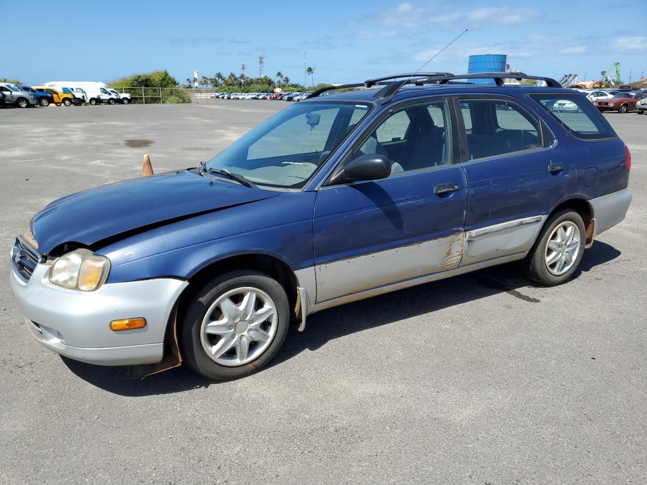 1999 Suzuki Esteem Gl للبيع في Kapolei، HI - Front End
