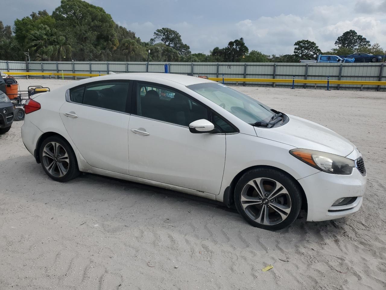 2016 Kia Forte - Image 4