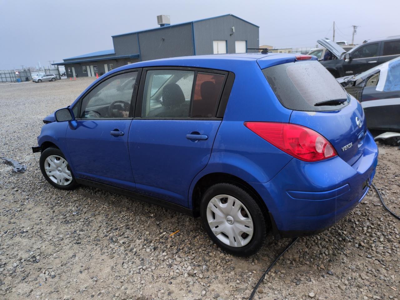 2010 Nissan Versa - Image 2