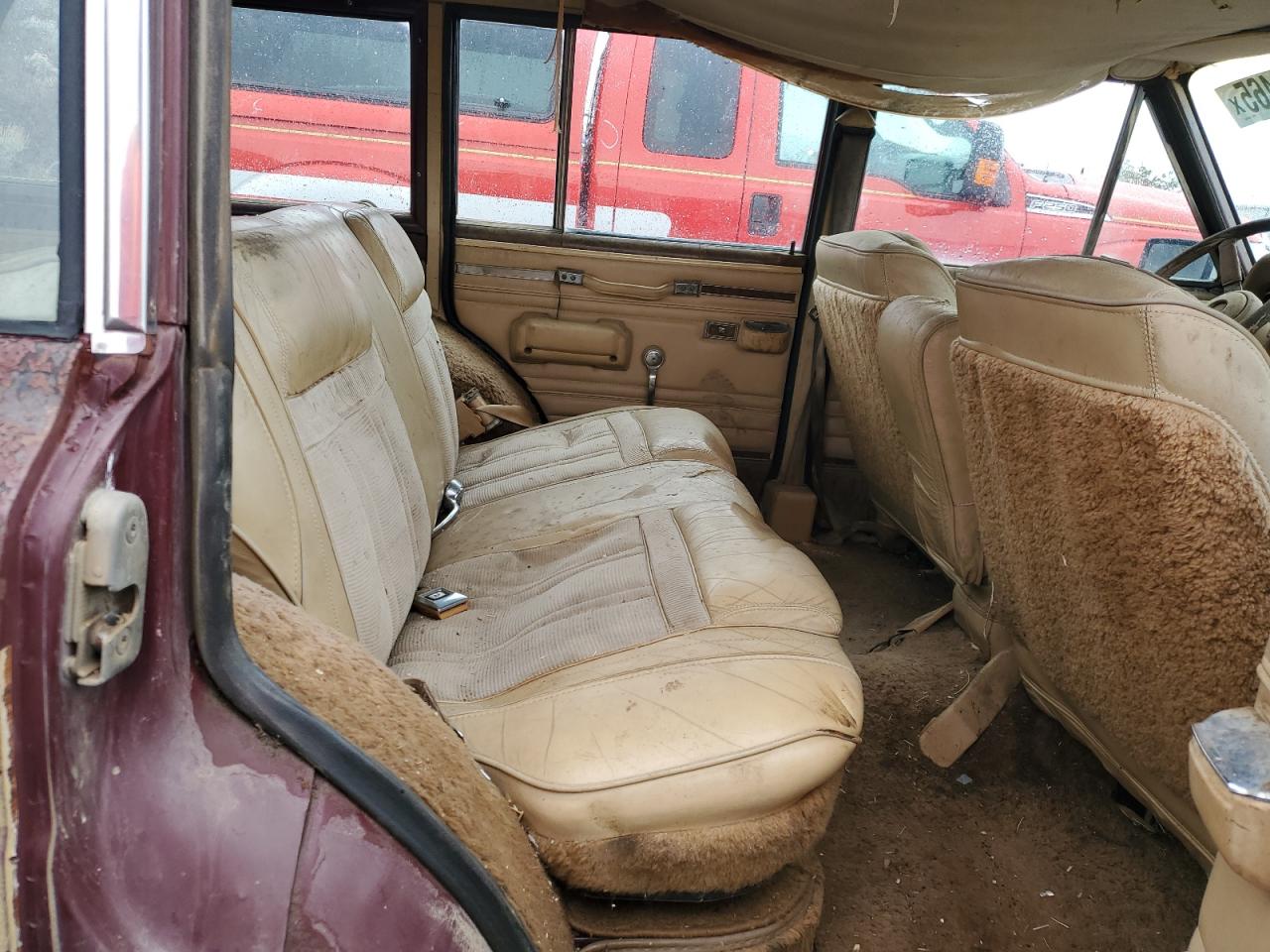 1982 Jeep Grand Wagoneer - Image 10