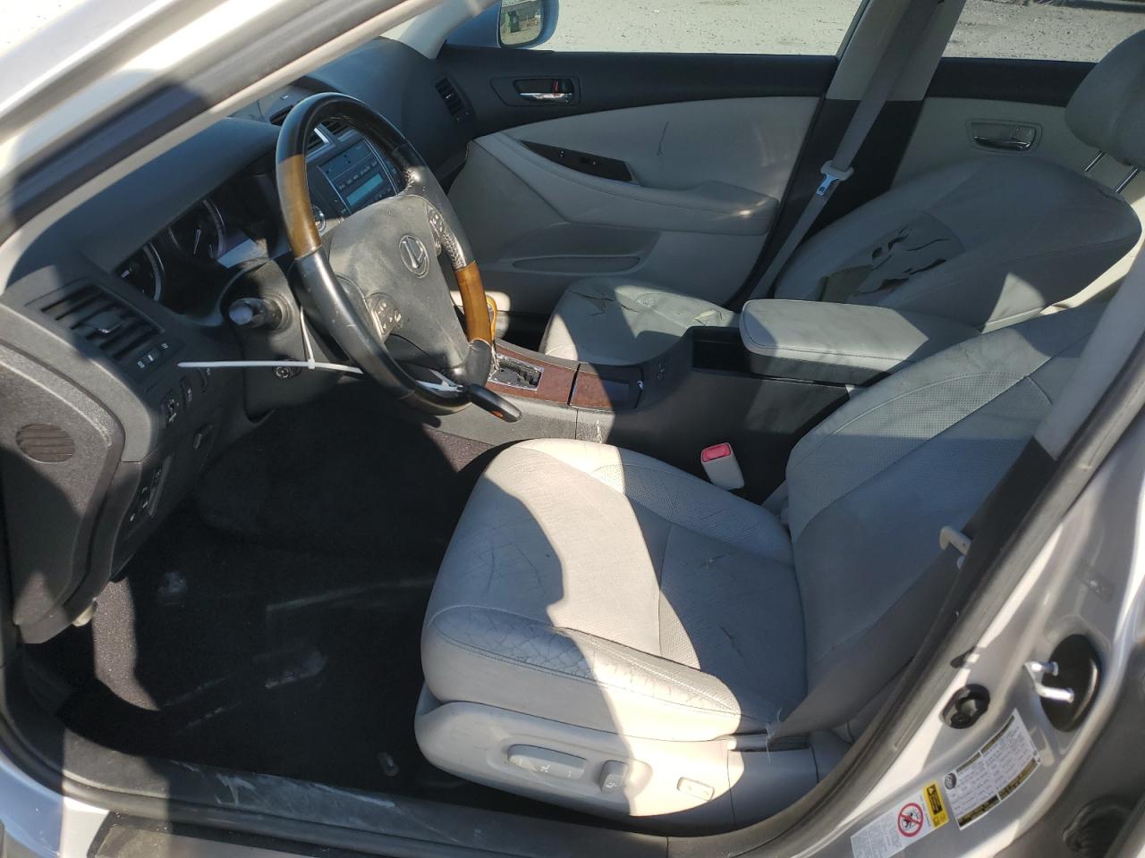 2010 Lexus ES - Image 7