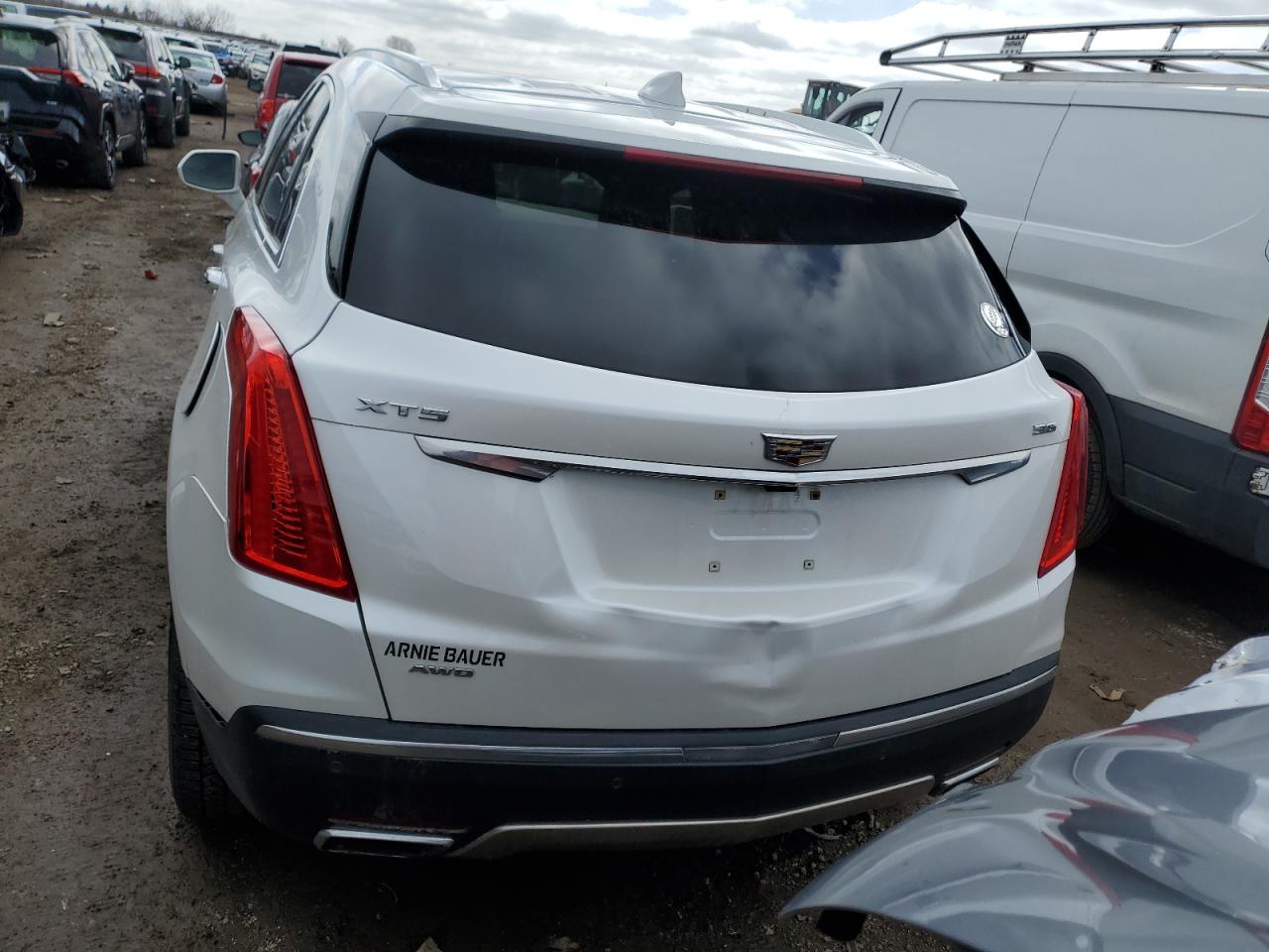 2017 Cadillac Xt5 Platinum VIN: 1GYKNFRSXHZ221365 Lot: 50018785