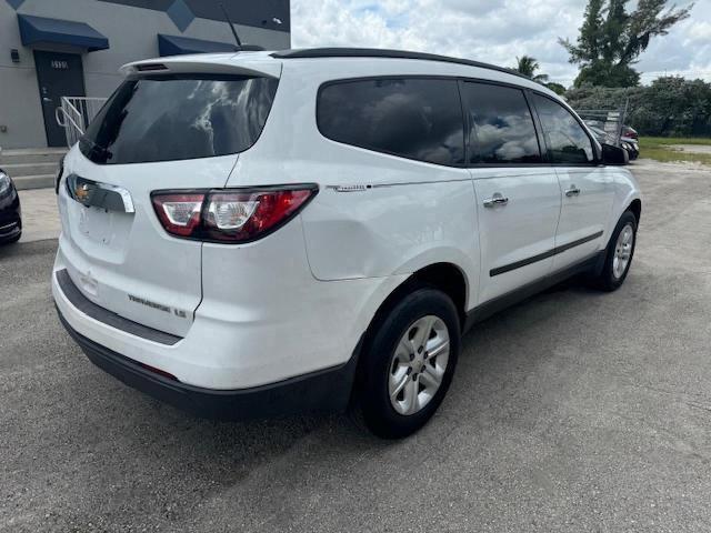 Parquets CHEVROLET TRAVERSE 2016 White