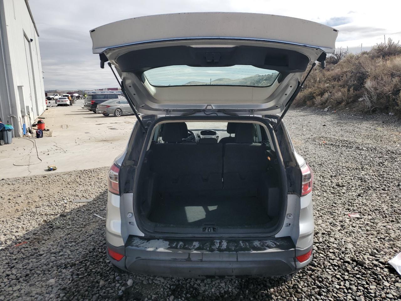 1FMCU0F77HUB28886 FORD ESCAPE 2017