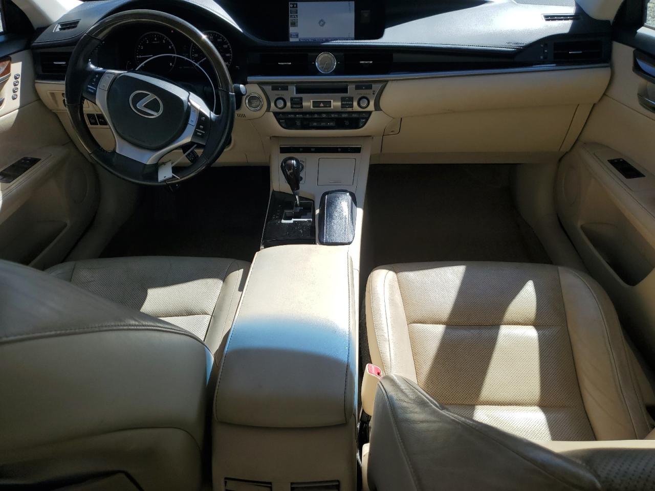 2014 Lexus ES - Image 8