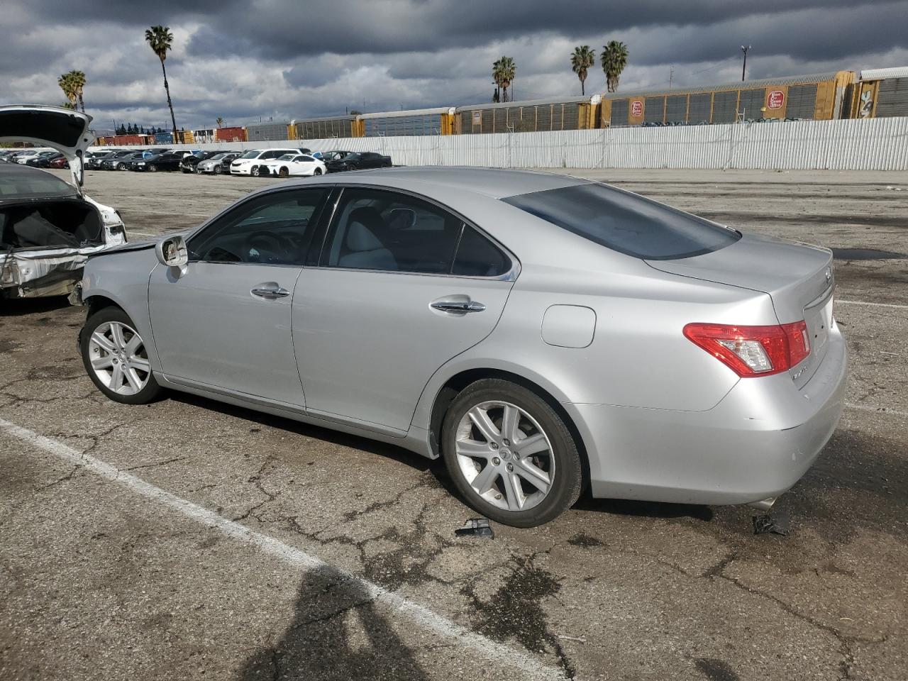 2007 Lexus ES - Image 2