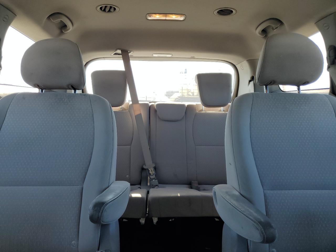 2016 Kia Sedona - Image 10