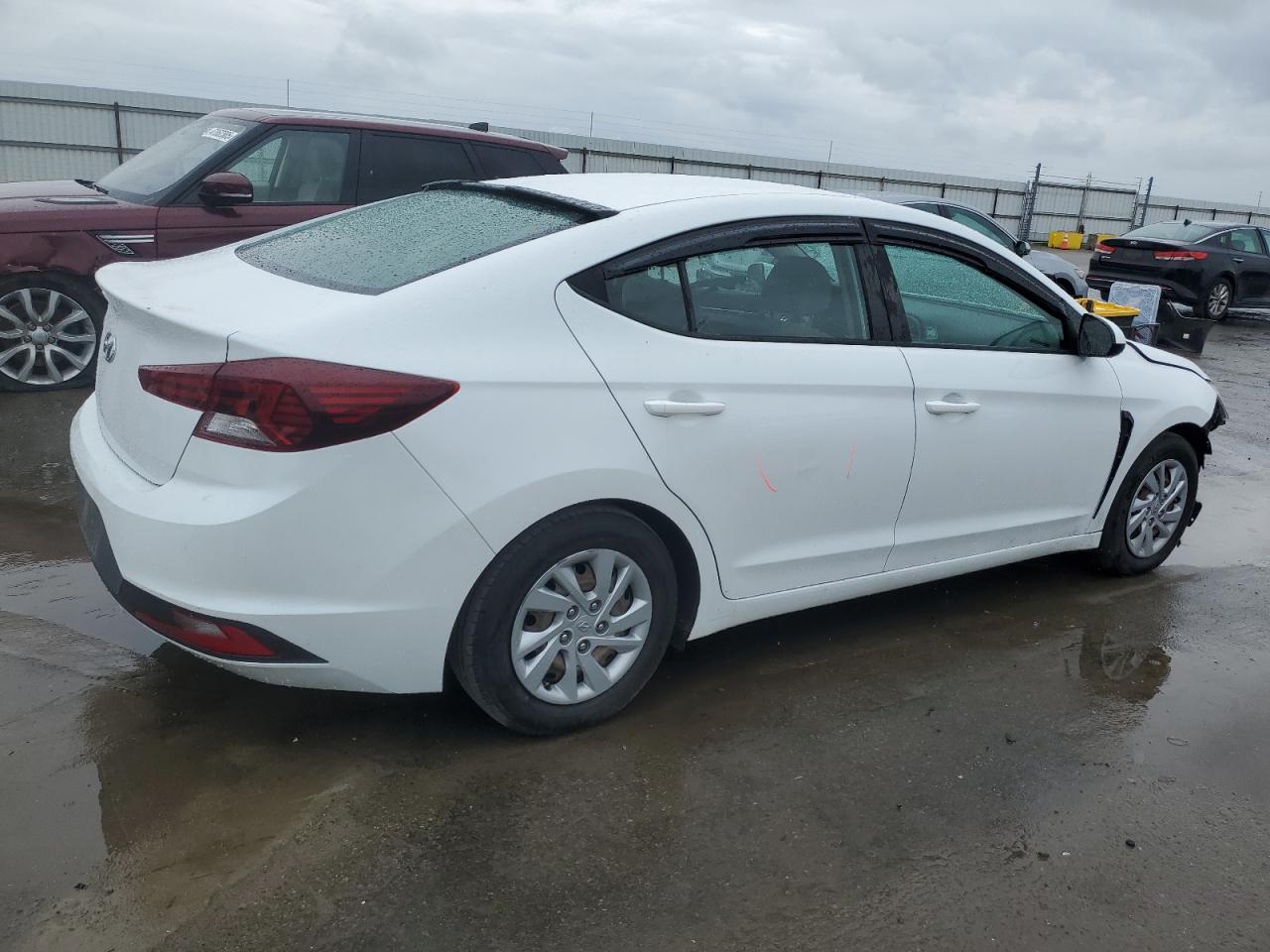 2019 Hyundai Elantra - Image 3