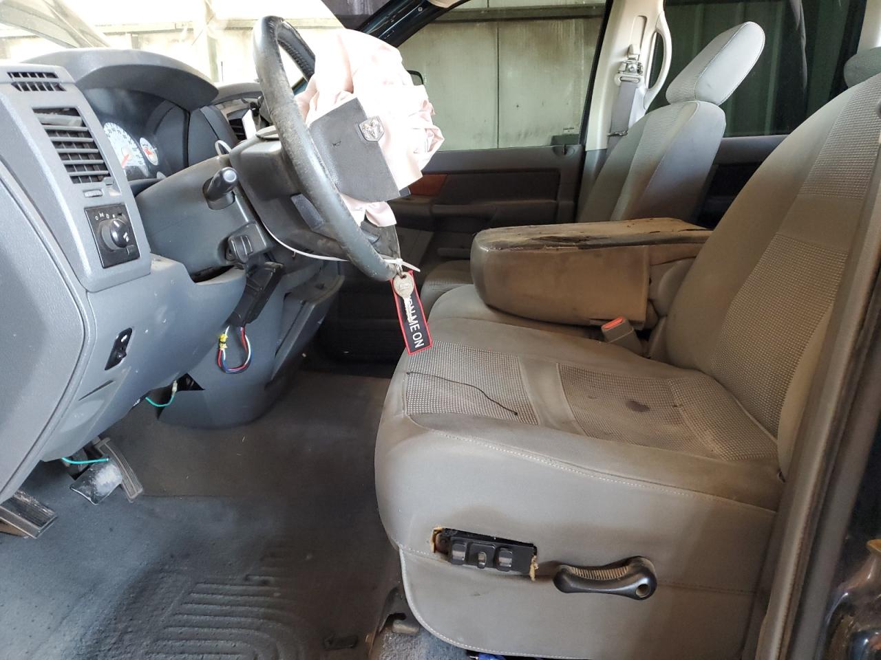2006 Dodge RAM - Image 7