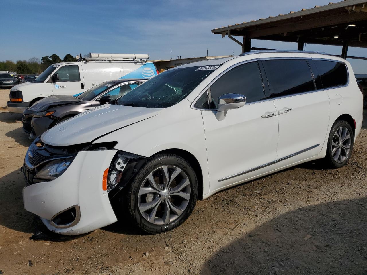 2018 Chrysler Pacifica Limited for Sale in Tanner, AL - Front End