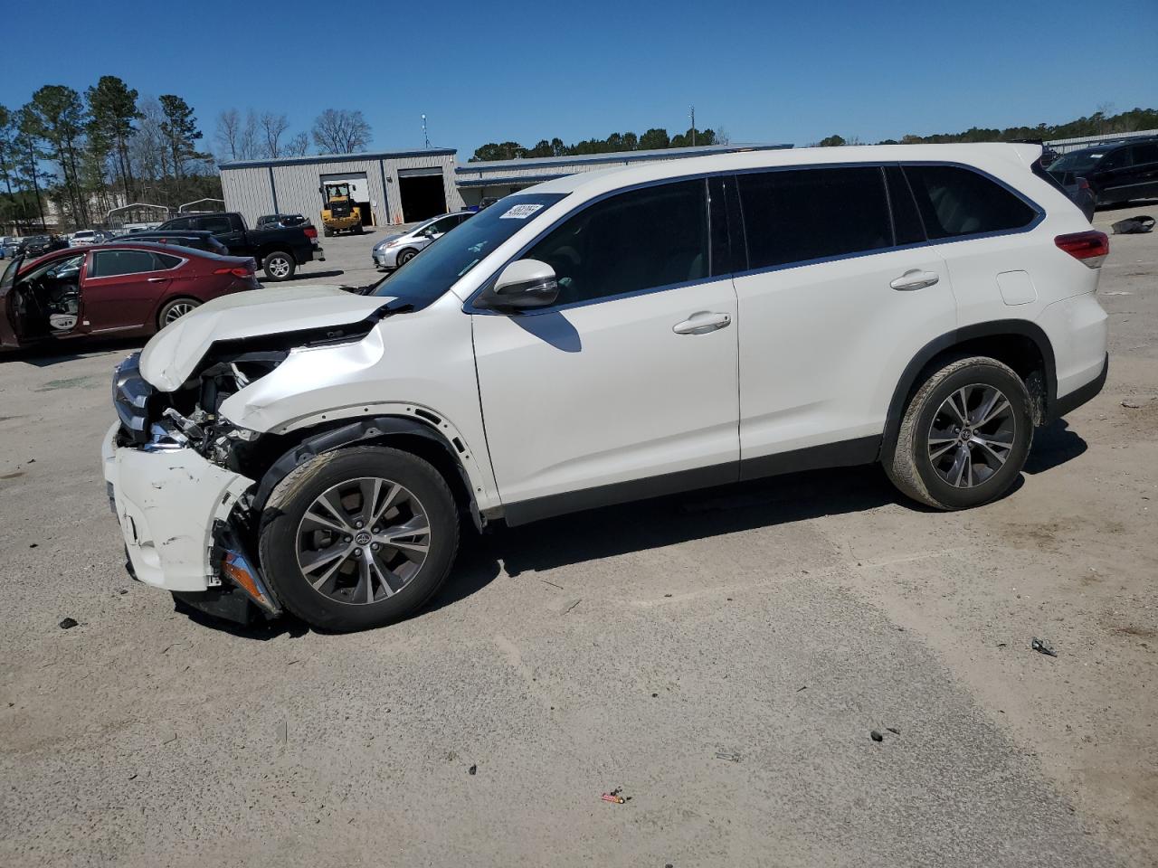 2019 Toyota Highlander - Image 1