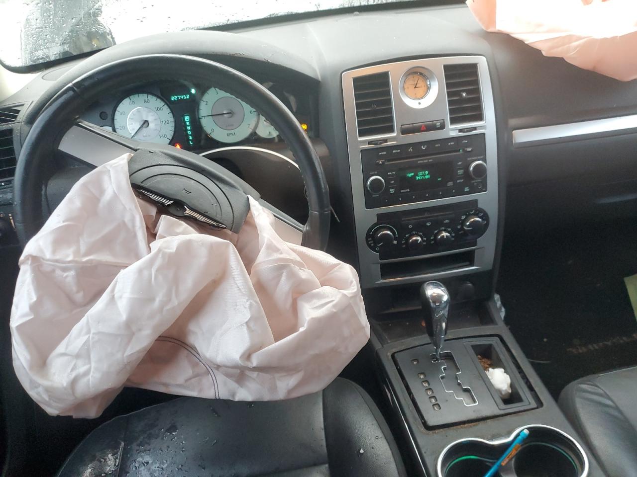 2009 Chrysler 300 - Image 8