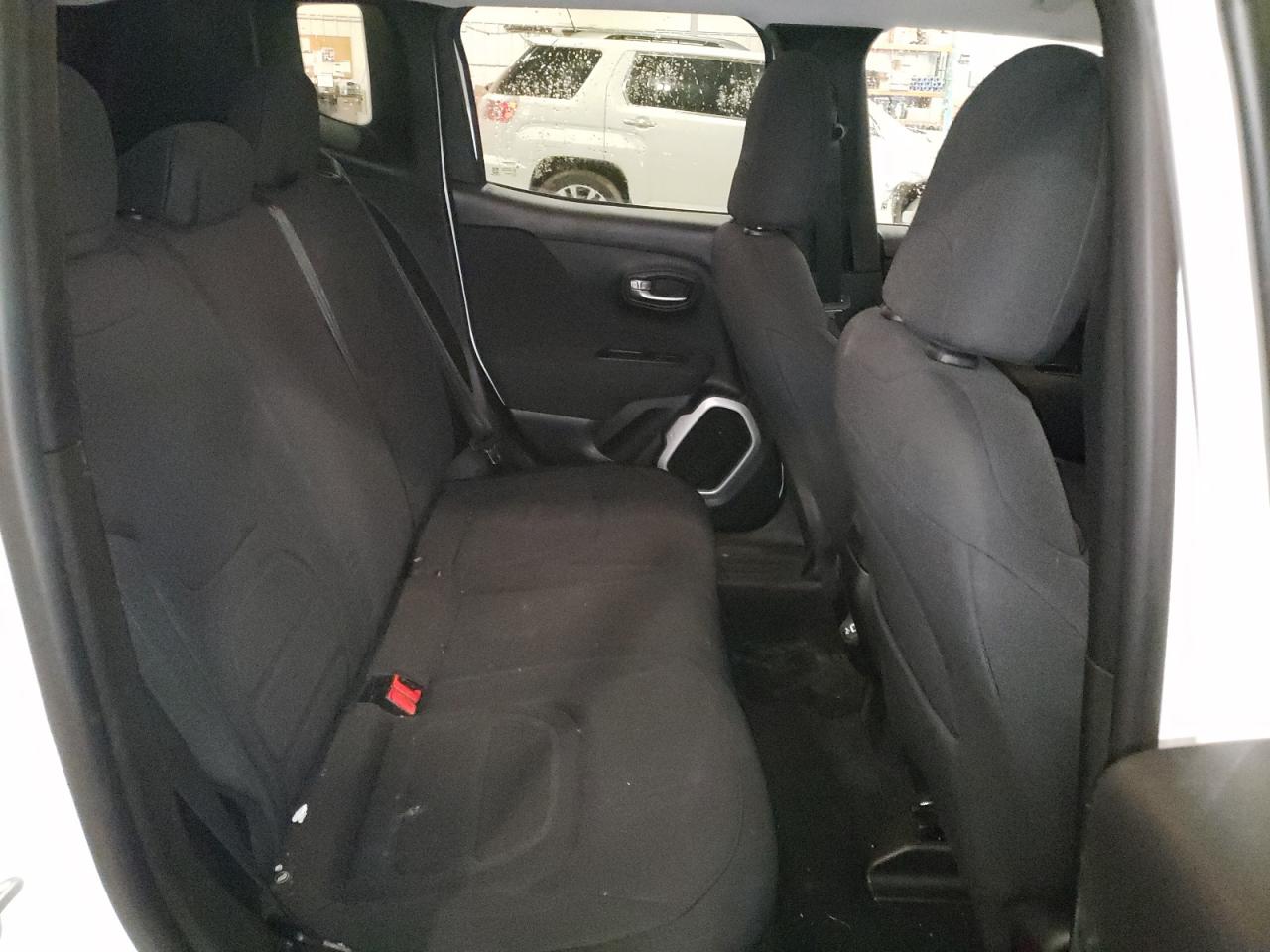 2018 Jeep Renegade - Image 12
