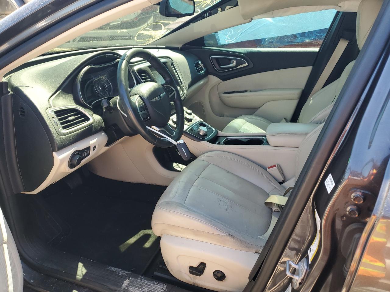 2015 Chrysler 200 - Image 7