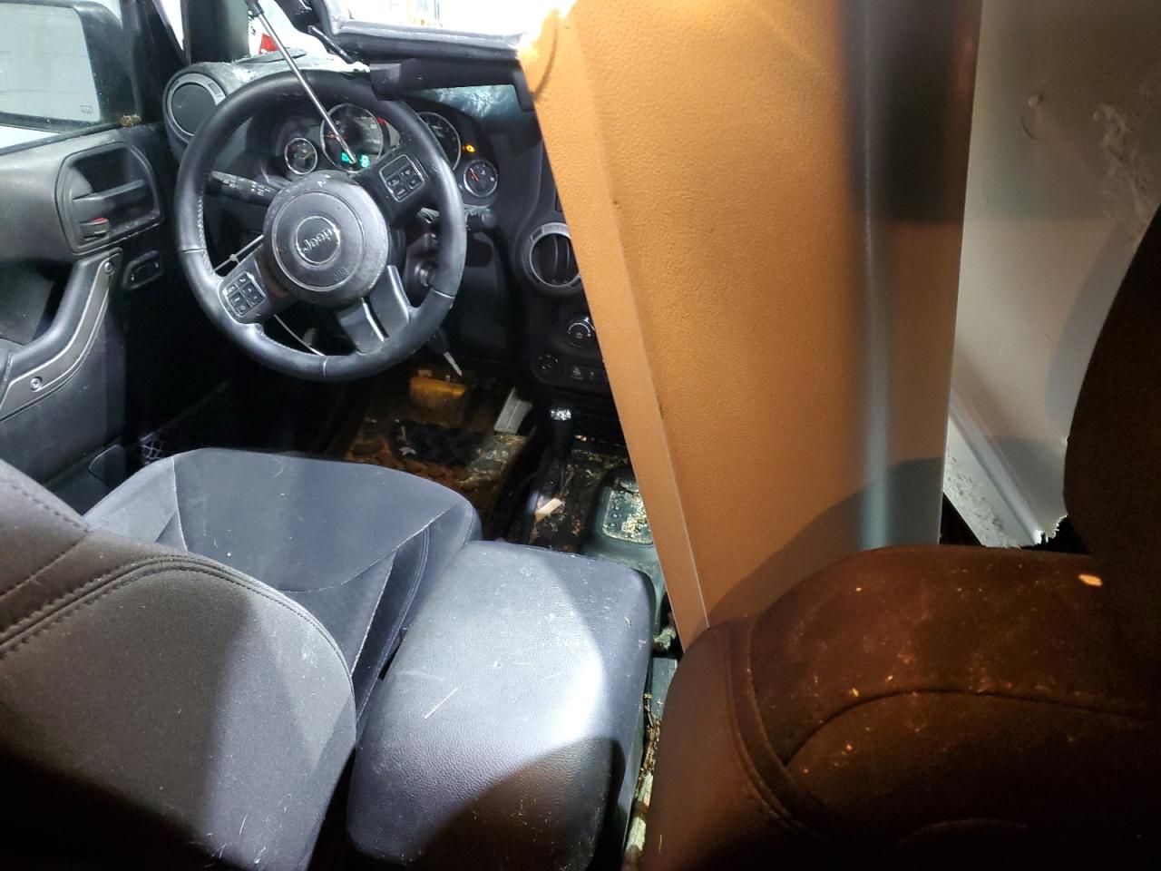 2016 Jeep Wrangler - Image 8