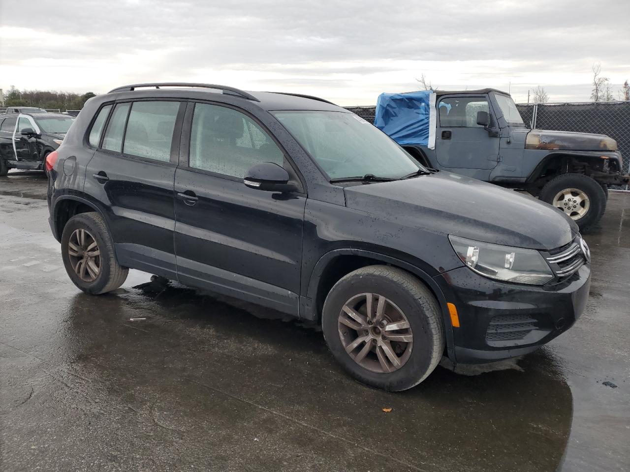 2015 Volkswagen Tiguan - Image 4