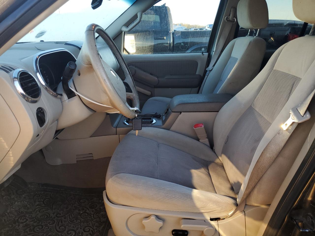 2007 Ford Explorer Xlt VIN: 1FMEU73E67UA60308 Lot: 50424355
