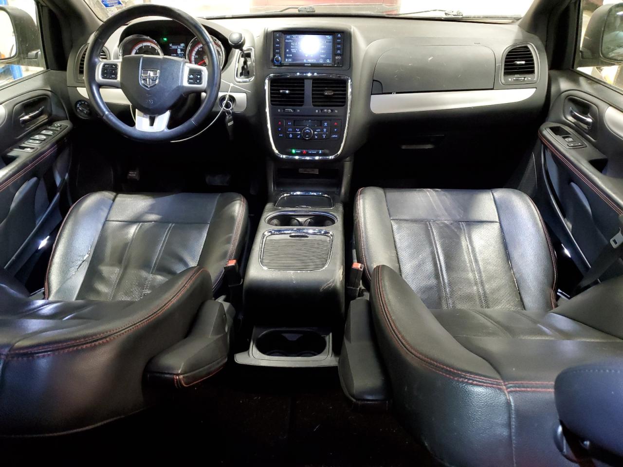 2017 Dodge Caravan - Image 8