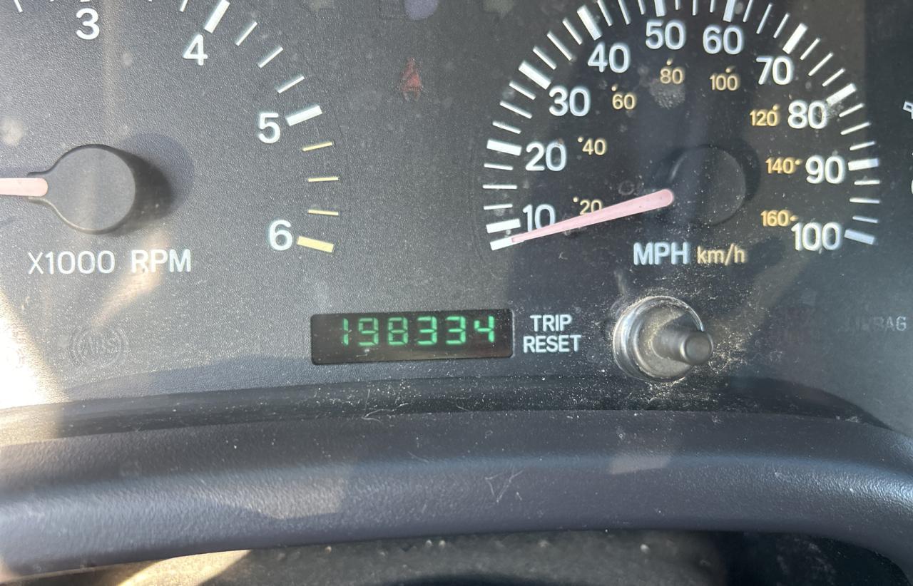 2000 Jeep Cherokee - Image 8