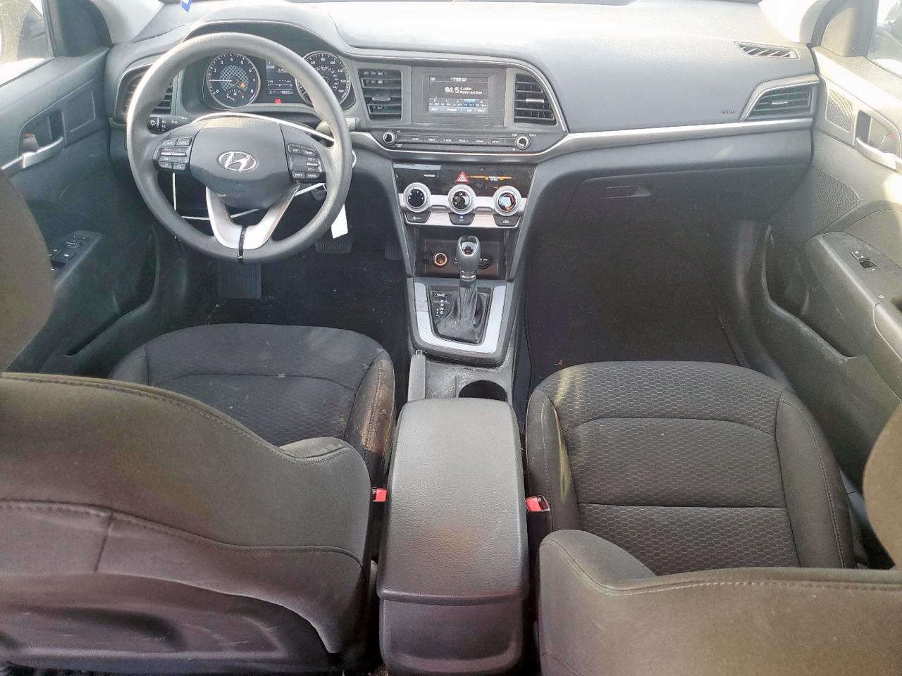 2019 Hyundai Elantra - Image 8