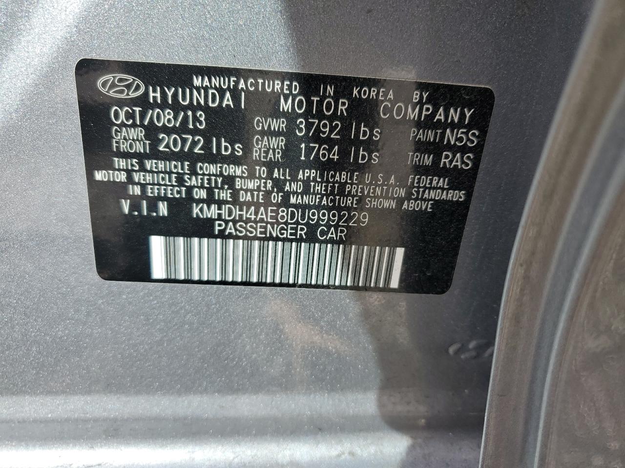 2013 Hyundai Elantra - Image 13