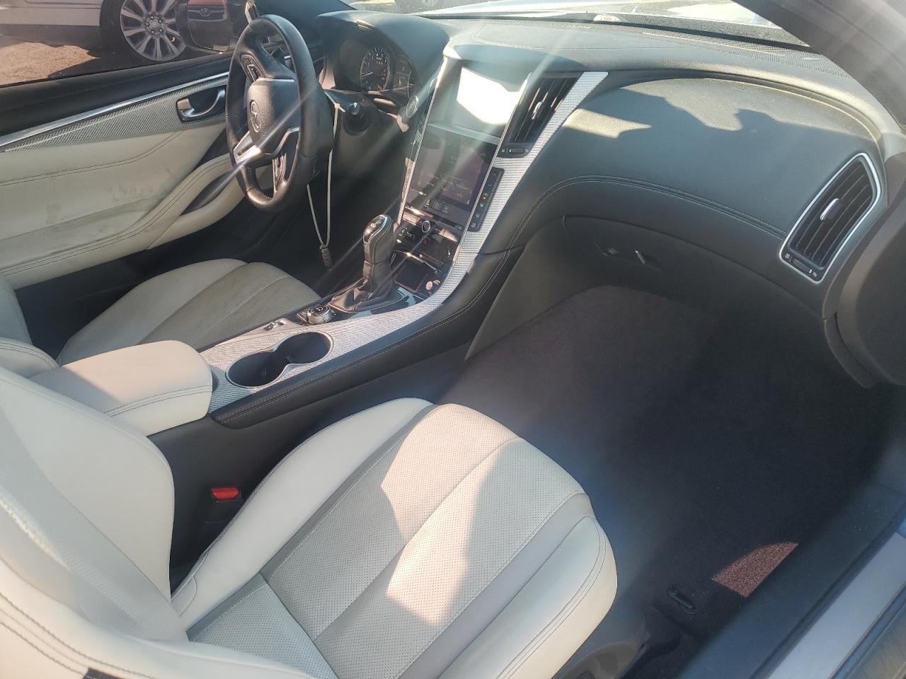 2018 Infiniti Q60 - Image 8