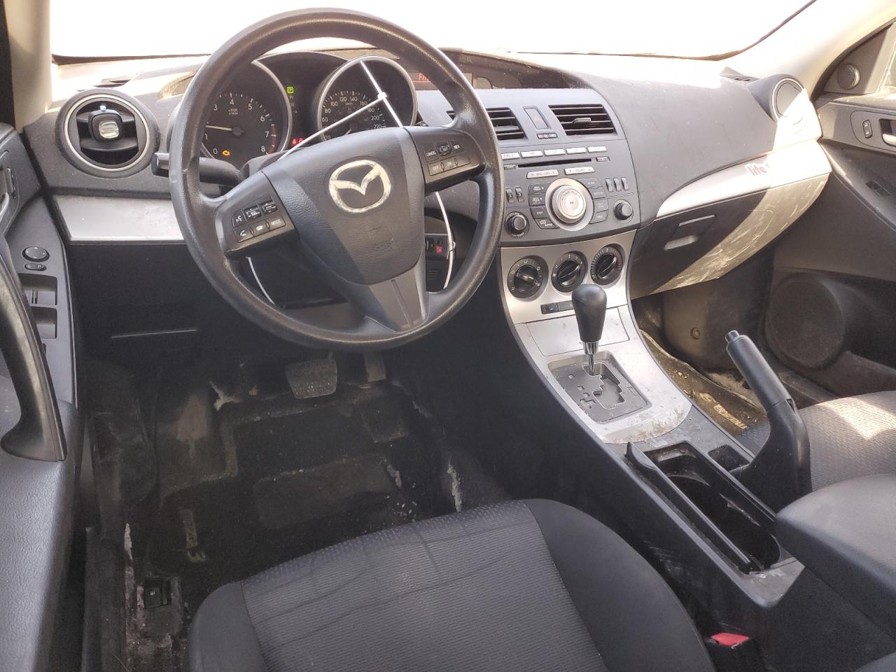 2010 Mazda 3 - Image 8