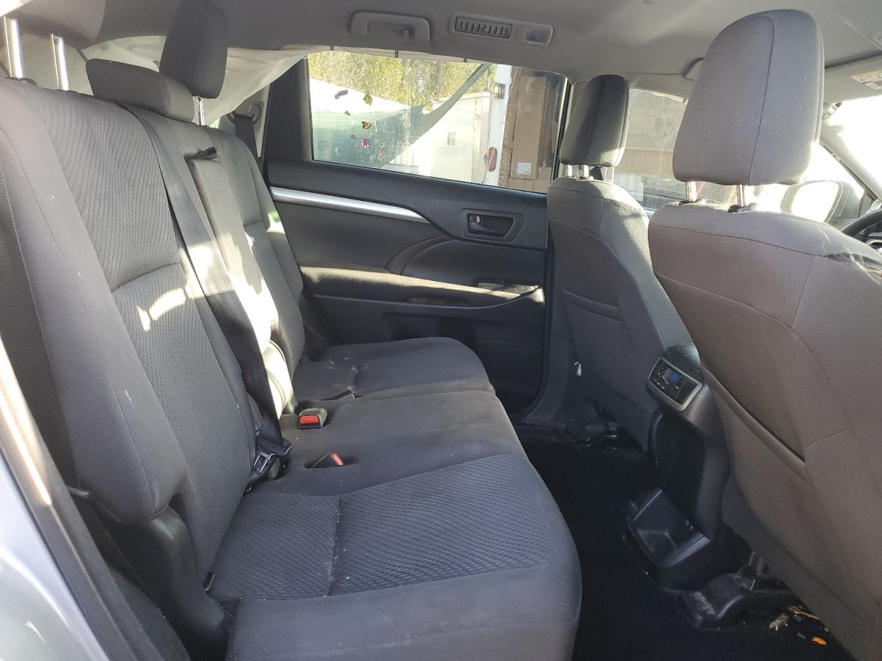 2017 Toyota Highlander - Image 12