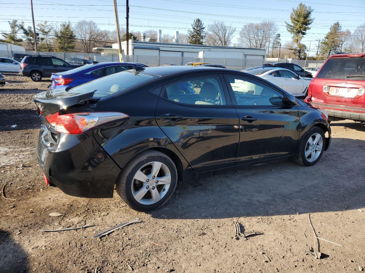 2011 Hyundai Elantra - Image 3