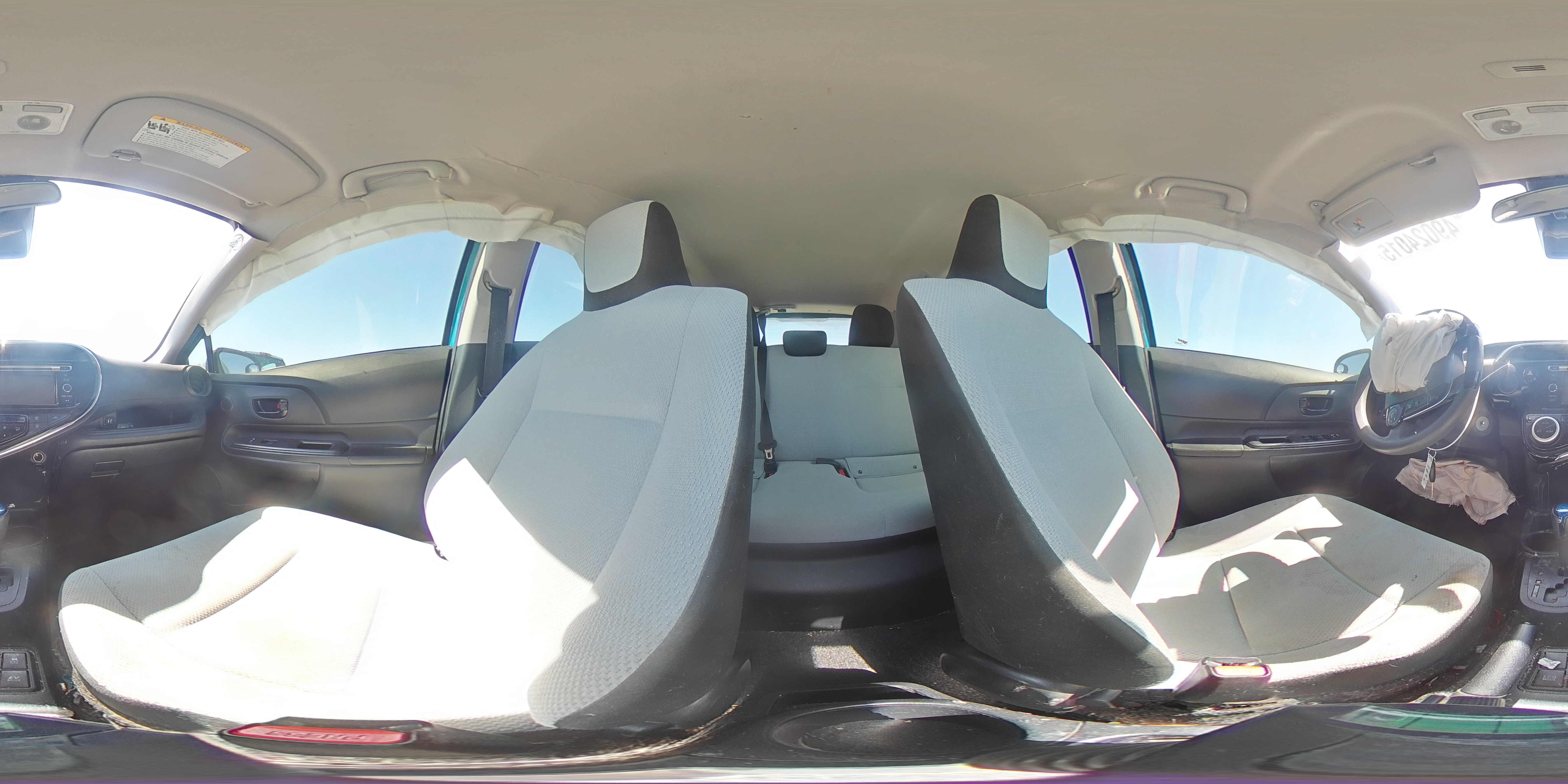 2018 Toyota Prius - Image 12