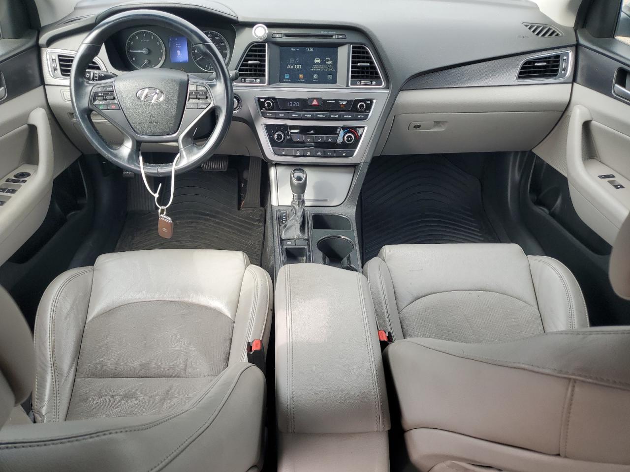 2017 Hyundai Sonata - Image 8